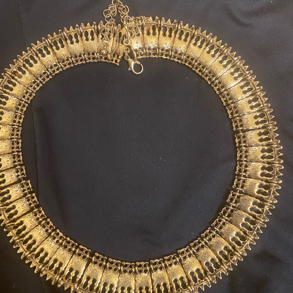 Stunning costume necklace